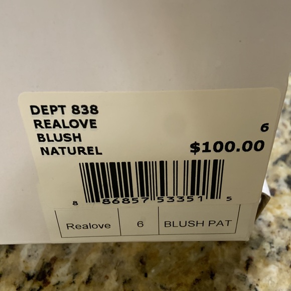 Steve Madden Realove Blush. Size 6 - Picture 5 of 5